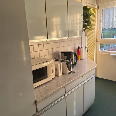 Apartment 2 Schlafzimmer, 2 Baeder, Kueche, Wohnzimmer, Bergblick *