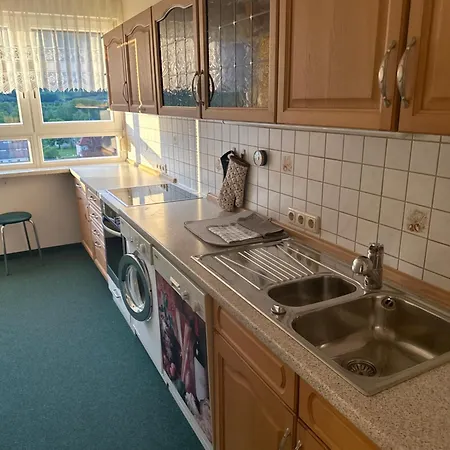 2 Schlafzimmer, 2 Baeder, Kueche, Wohnzimmer, Bergblick